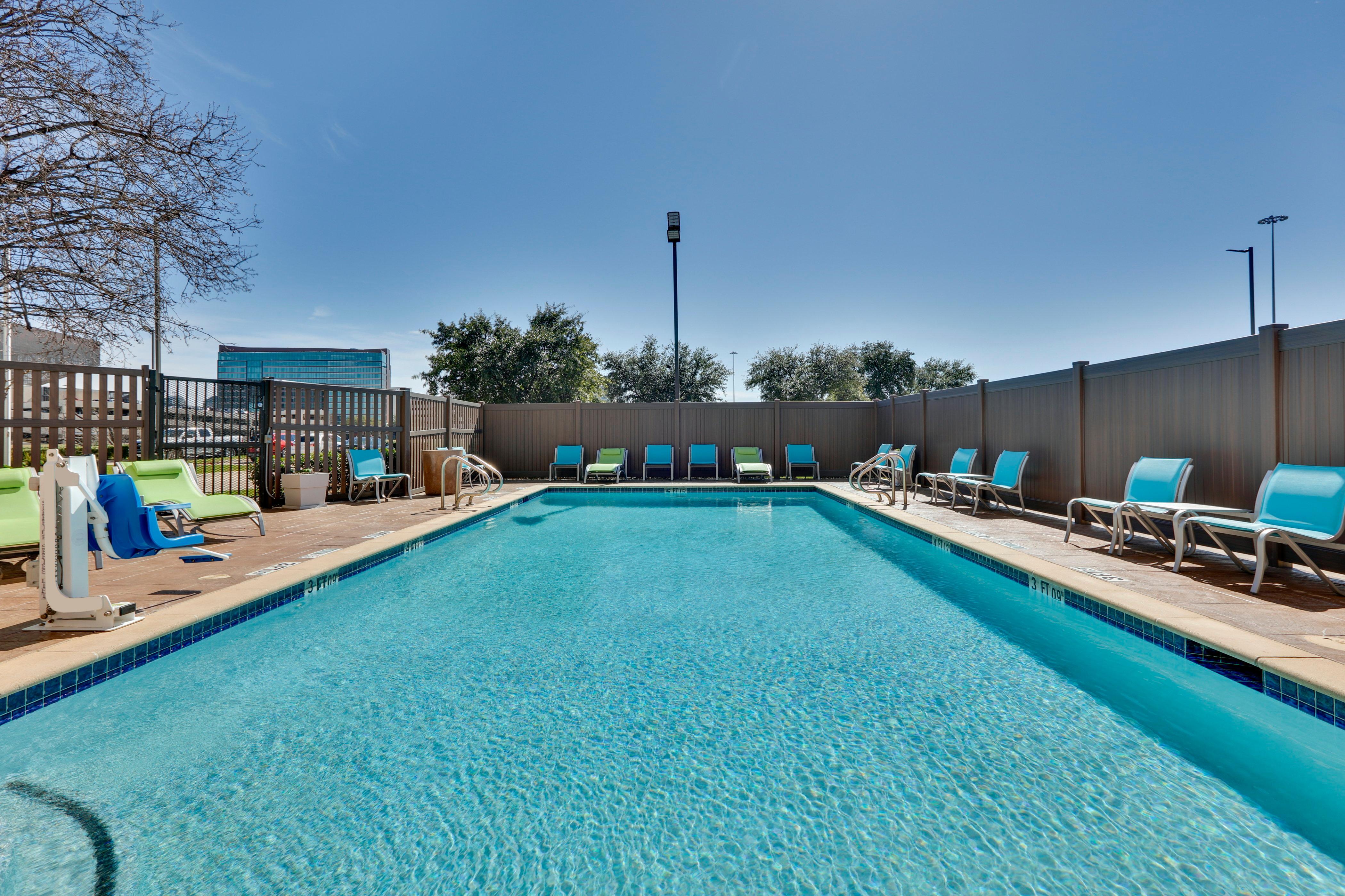 Holiday Inn Express & Suites Irving Conv Ctr - Las Colinas By Ihg Esterno foto
